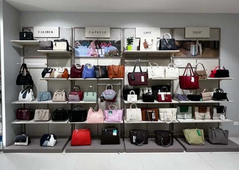 Handbag retail display wall
